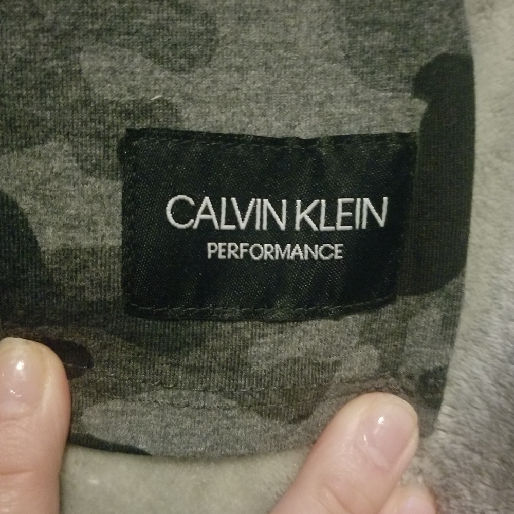 Calvin Klein kids top size L (12 & 14) - Picture 4 of 5